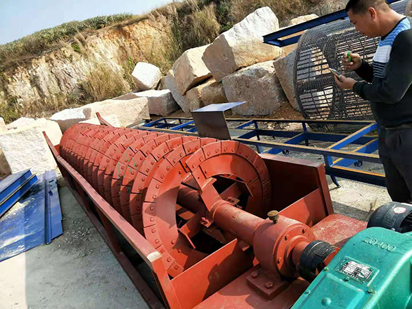 螺旋洗砂機(jī)的特點(diǎn)與維修方法